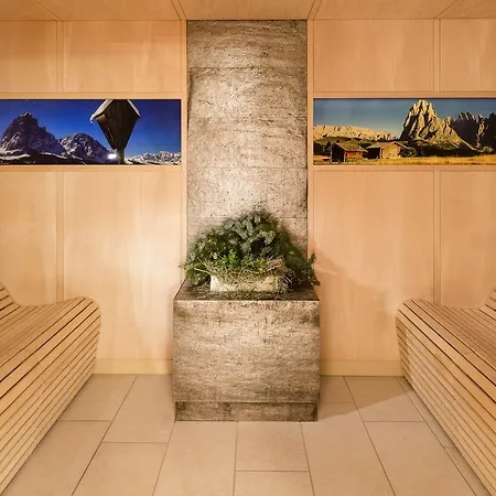 Dorfer Alpine&charming Hotel